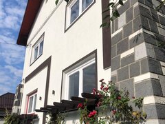 Pucioasa, centru, strada Republicii, vila individuala P+1